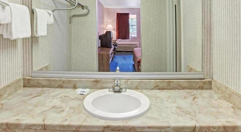 Knights Inn South Houston Tx المظهر الخارجي الصورة